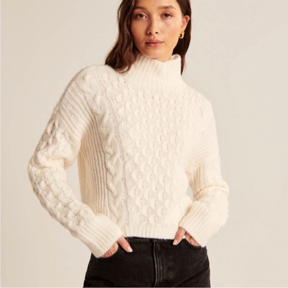 Abercrombie & Fitch Sweaters - Abercrombie & Fitch White Cable Turtleneck Sweater